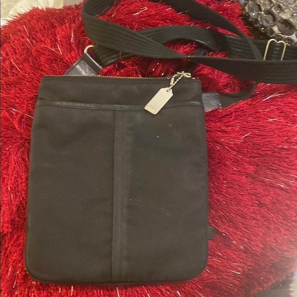 Coach Sleek Black Messenger Bag with Structured Design